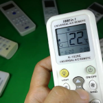 remote ac universal vs remote asli