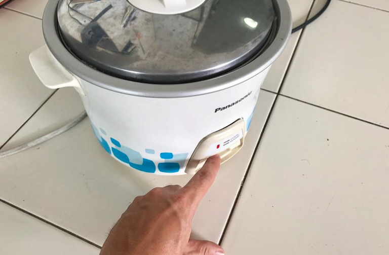 Cara Memperbaiki Tombol Rice Cooker Miyako yang Rusak