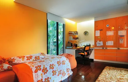 Kombinasi Warna Orange dan Hijau untuk Kamar Tidur