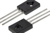 persamaan transistor a102